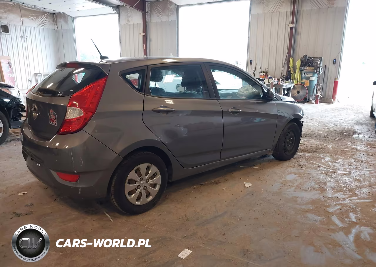 2015 Hyundai Accent Gs VIN:KMHCT5AE6FU216895 - 4