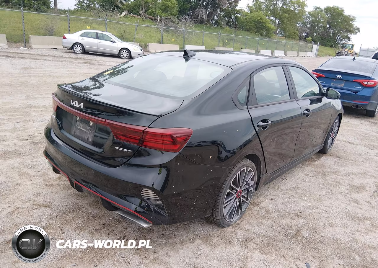 2022 Kia Forte Gt VIN:3KPF44AC6NE501052 - 4