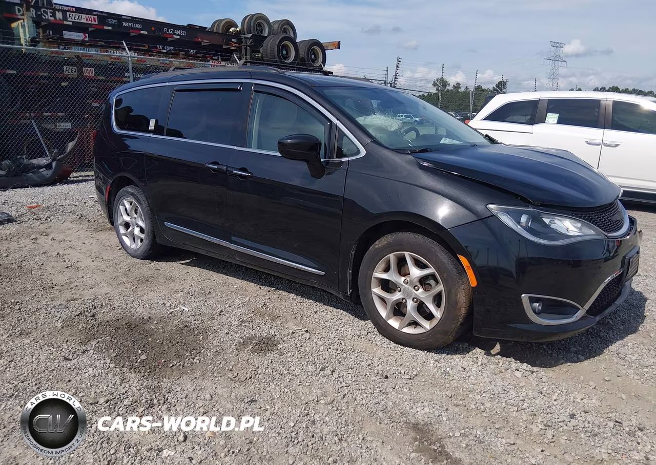 2017 Chrysler Pacifica Touring-L