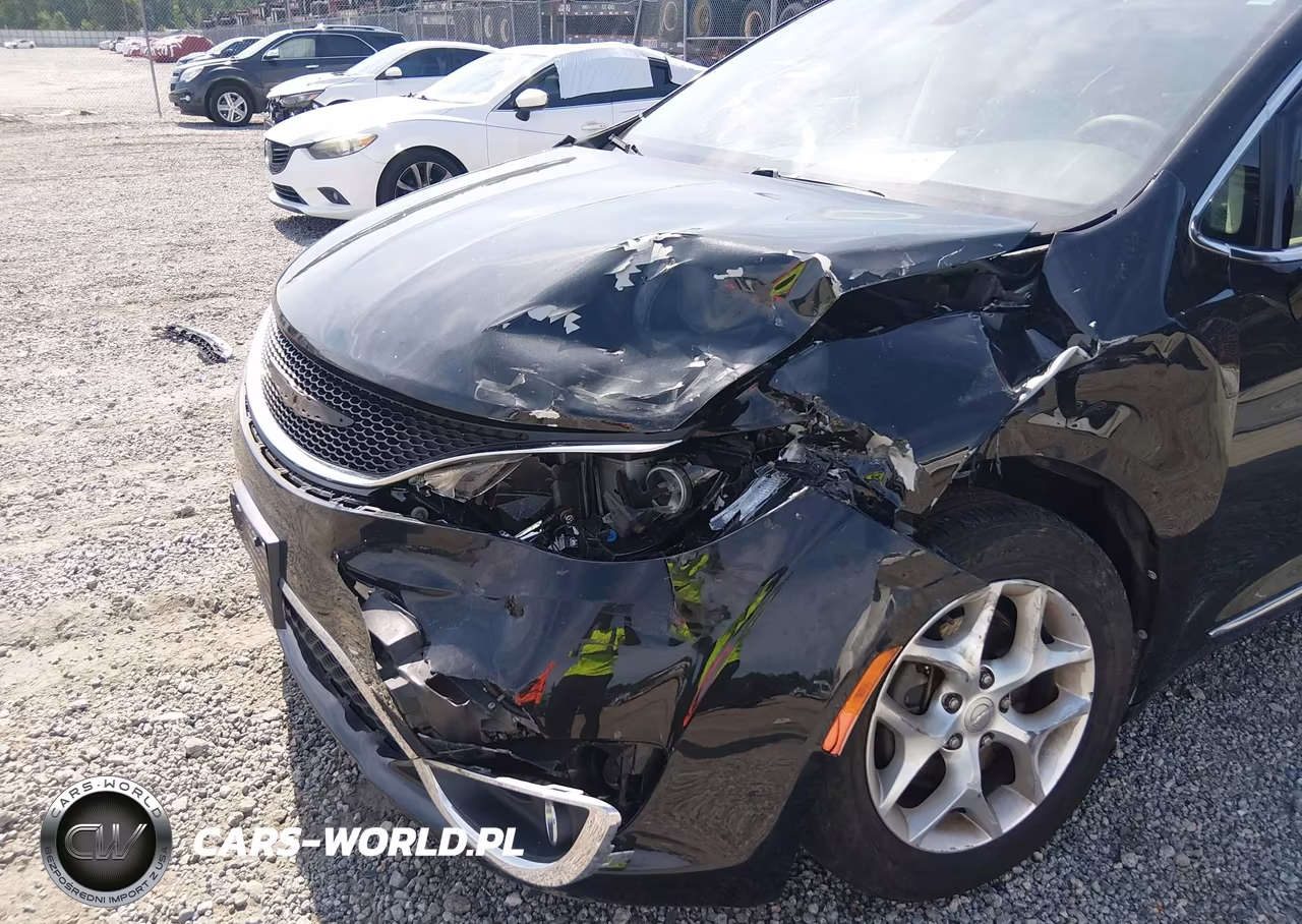 2017 Chrysler Pacifica Touring-L VIN:2C4RC1BG1HR503634 - 6