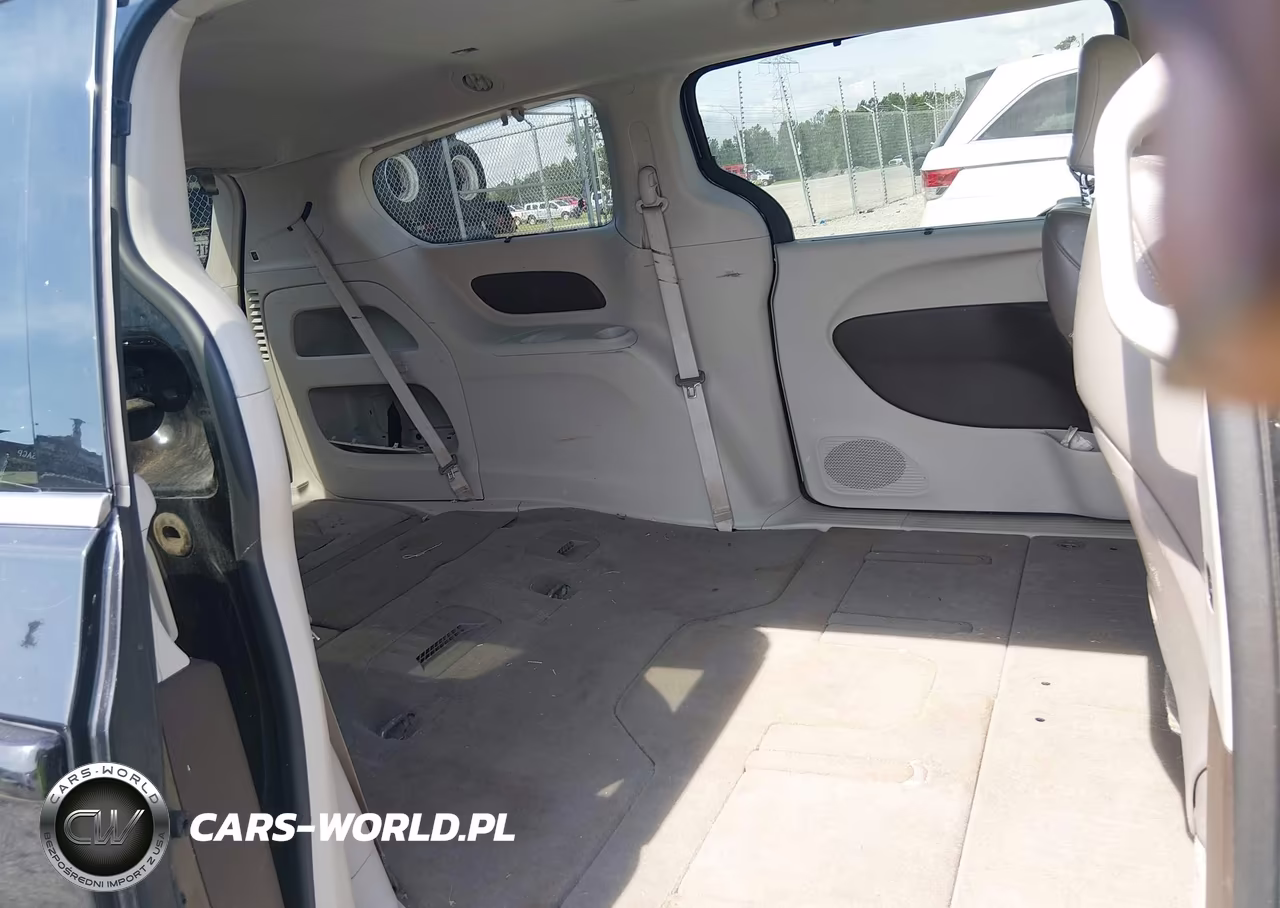 2017 Chrysler Pacifica Touring-L VIN:2C4RC1BG1HR503634 - 8