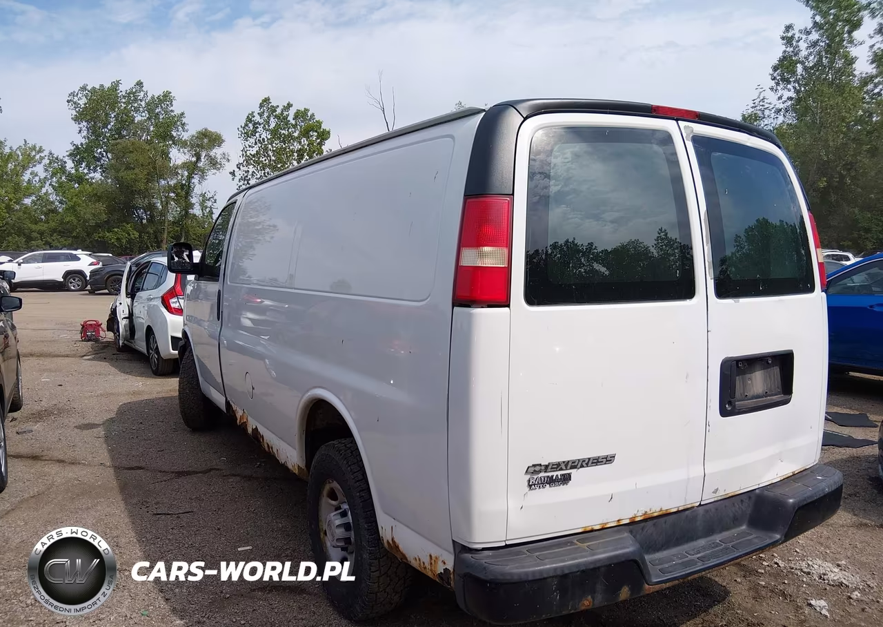 2009 Chevrolet Express Work Van VIN:1GCGG25C191129154 - 3