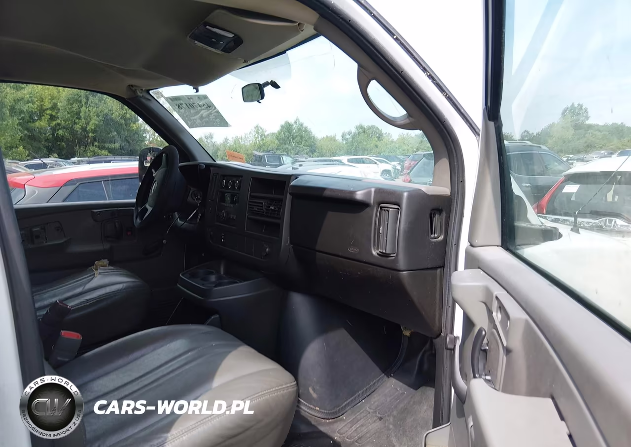 2009 Chevrolet Express Work Van VIN:1GCGG25C191129154 - 5