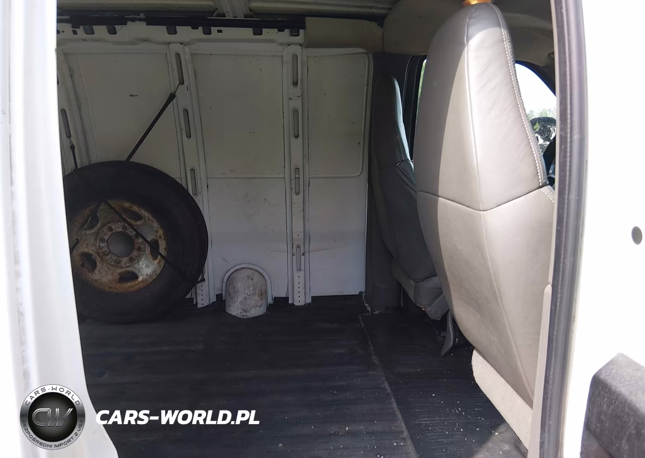 2009 Chevrolet Express Work Van VIN:1GCGG25C191129154 - 8