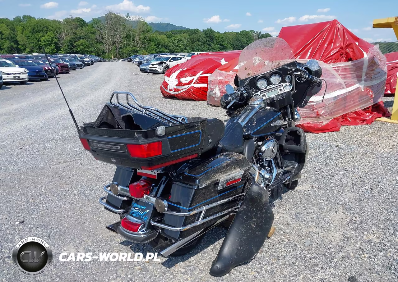 2010 Harley-Davidson Flhtcu Shrine VIN:1HD1FL412AB634308 - 4
