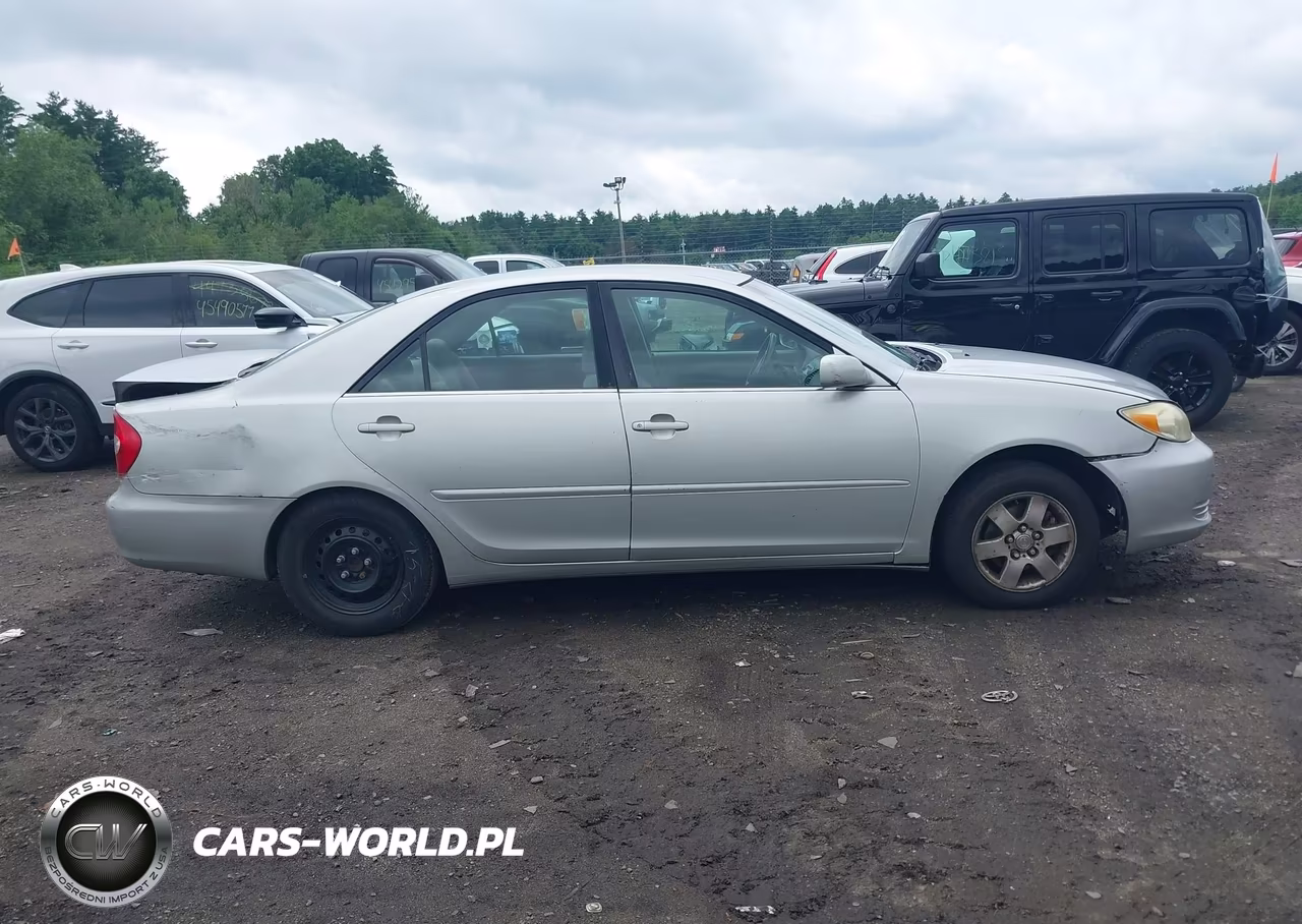 2003 Toyota Camry Le VIN:4T1BE32K63U200710 - 13