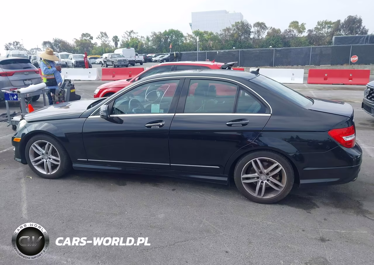 2014 Mercedes-Benz C 250 Sport VIN:WDDGF4HB6EA957928 - 14