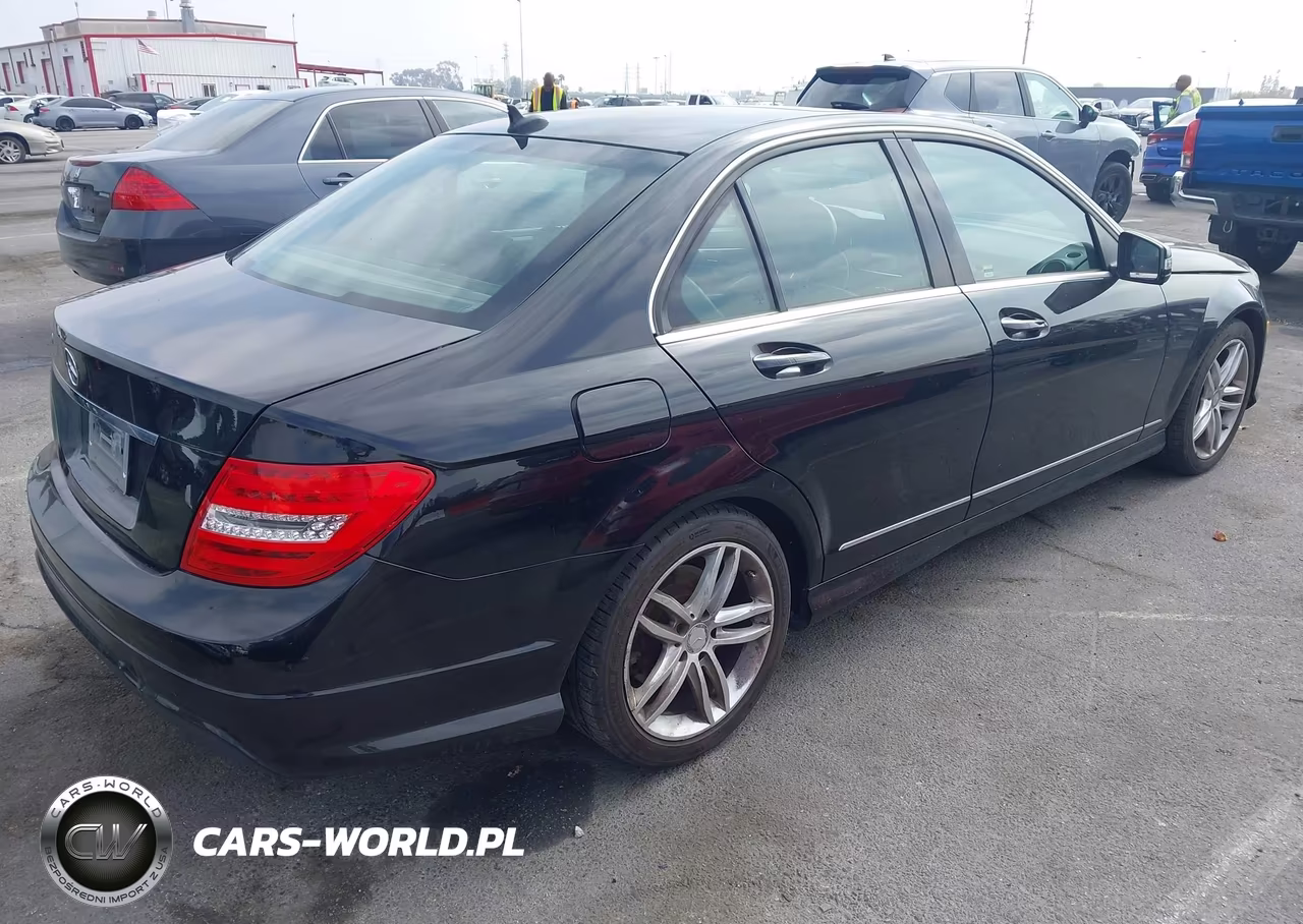 2014 Mercedes-Benz C 250 Sport VIN:WDDGF4HB6EA957928 - 4