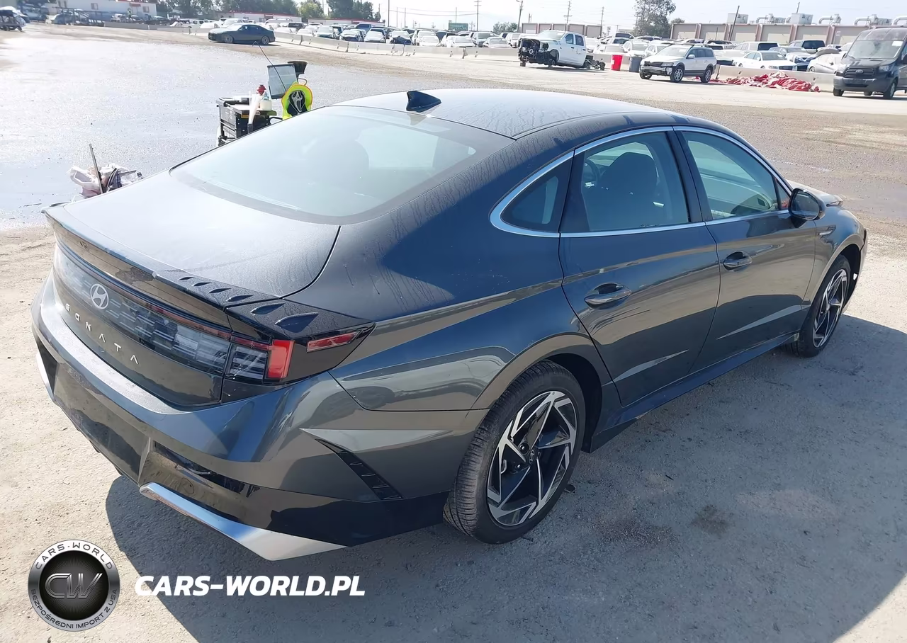 2026 Hyundai Sonata Sel Sport VIN:KMHL64JA8TA547215 - 4