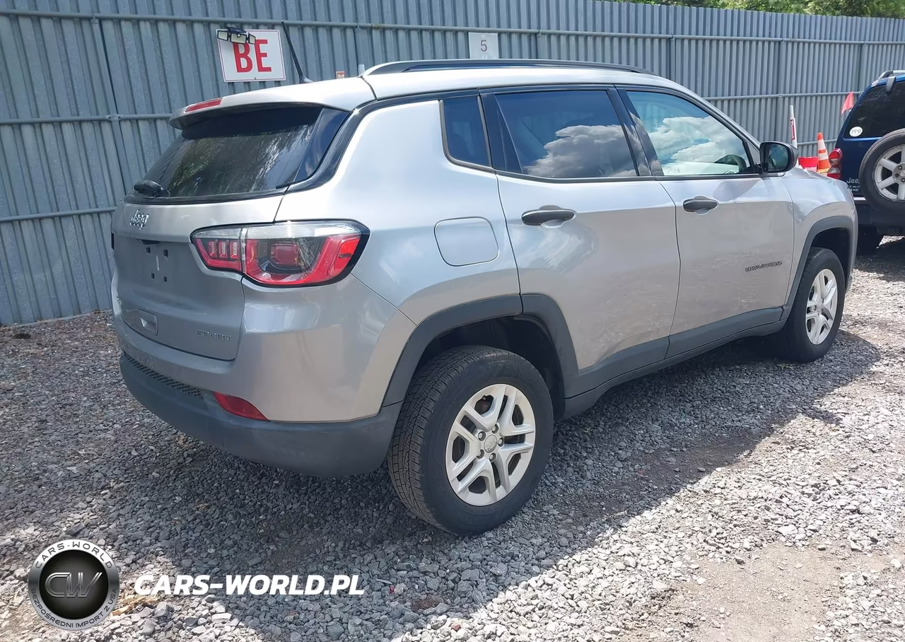 2018 Jeep Compass Sport 4X4 VIN:3C4NJDAB7JT116617 - 4