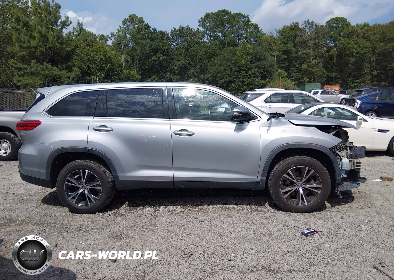 2019 Toyota Highlander Le VIN:5TDZARFH1KS047589 - 14
