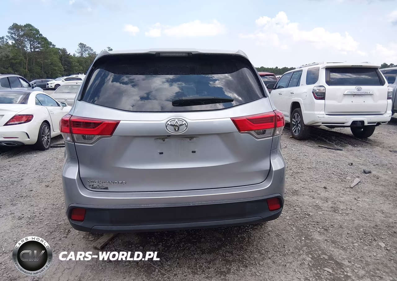 2019 Toyota Highlander Le VIN:5TDZARFH1KS047589 - 17