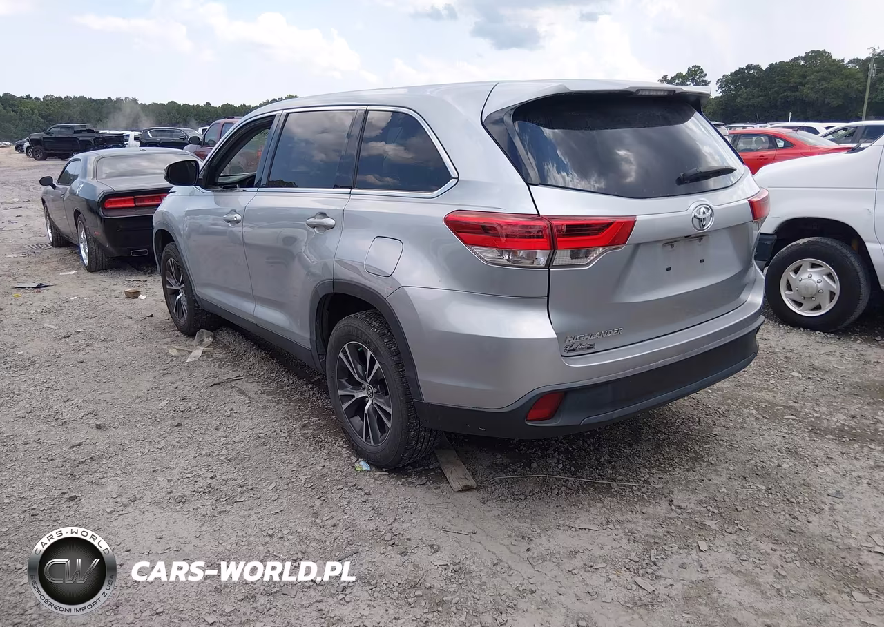 2019 Toyota Highlander Le VIN:5TDZARFH1KS047589 - 3