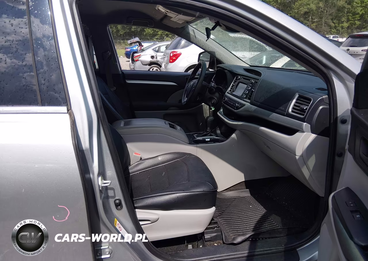 2019 Toyota Highlander Le VIN:5TDZARFH1KS047589 - 5