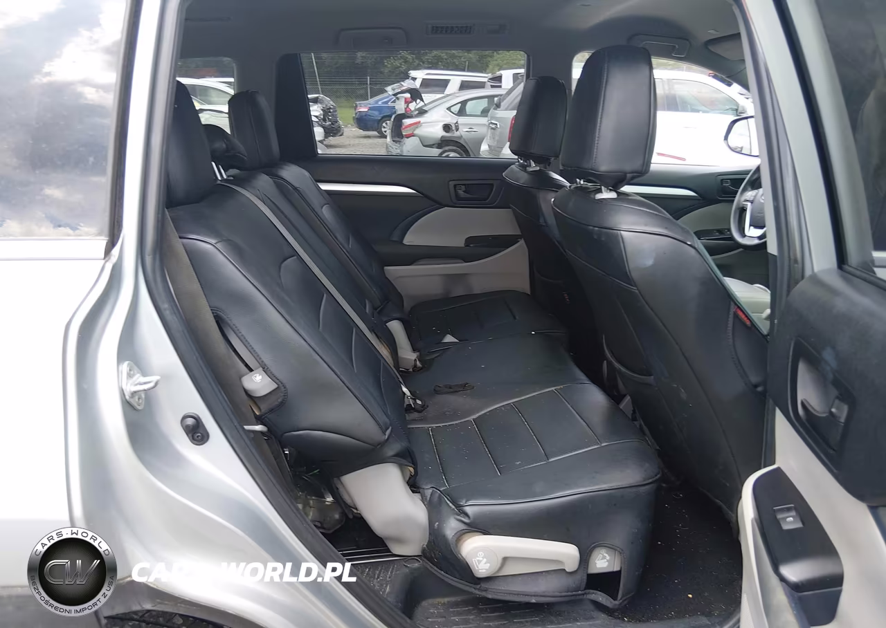2019 Toyota Highlander Le VIN:5TDZARFH1KS047589 - 8