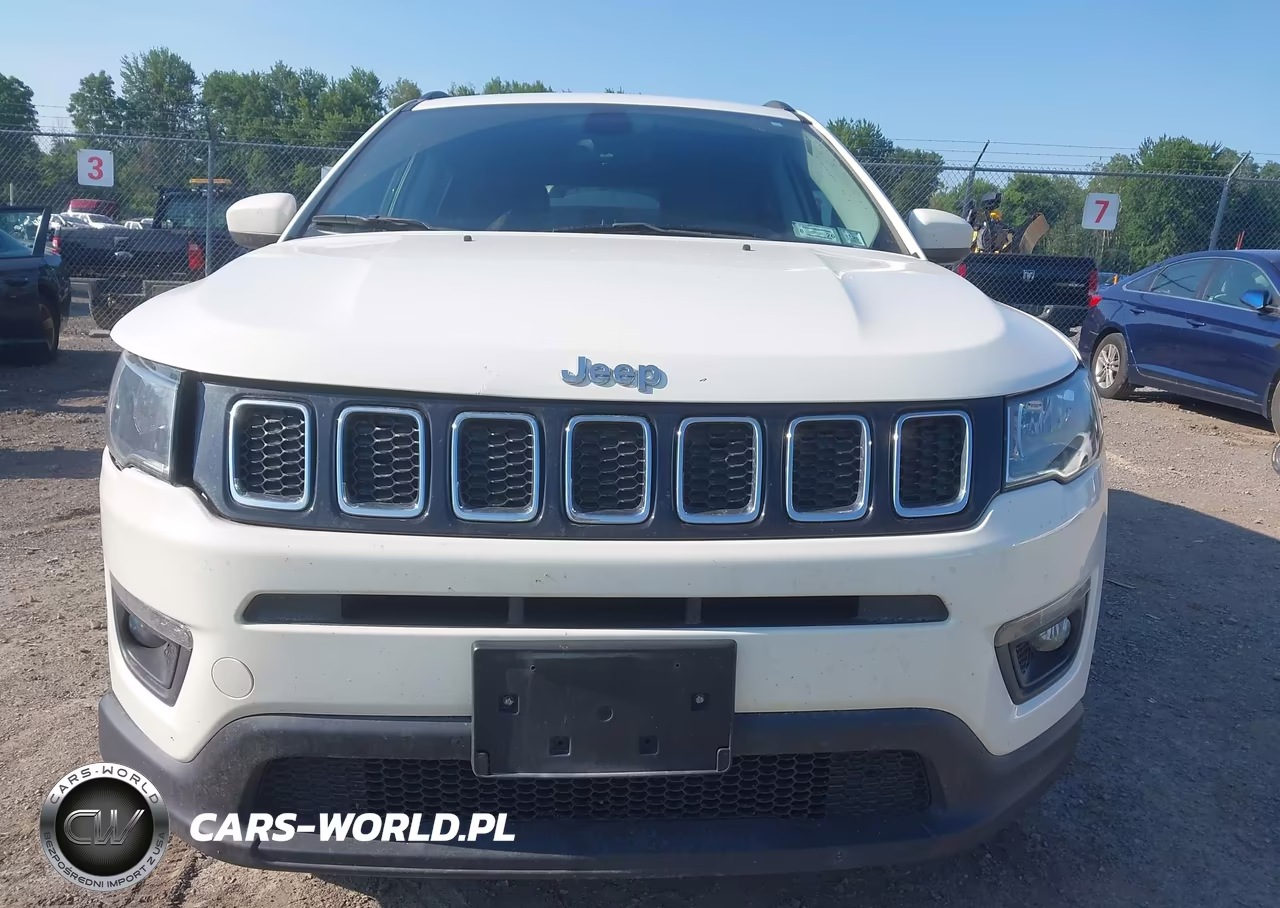 2018 Jeep Compass Latitude 4X4 VIN:3C4NJDBBXJT113077 - 12