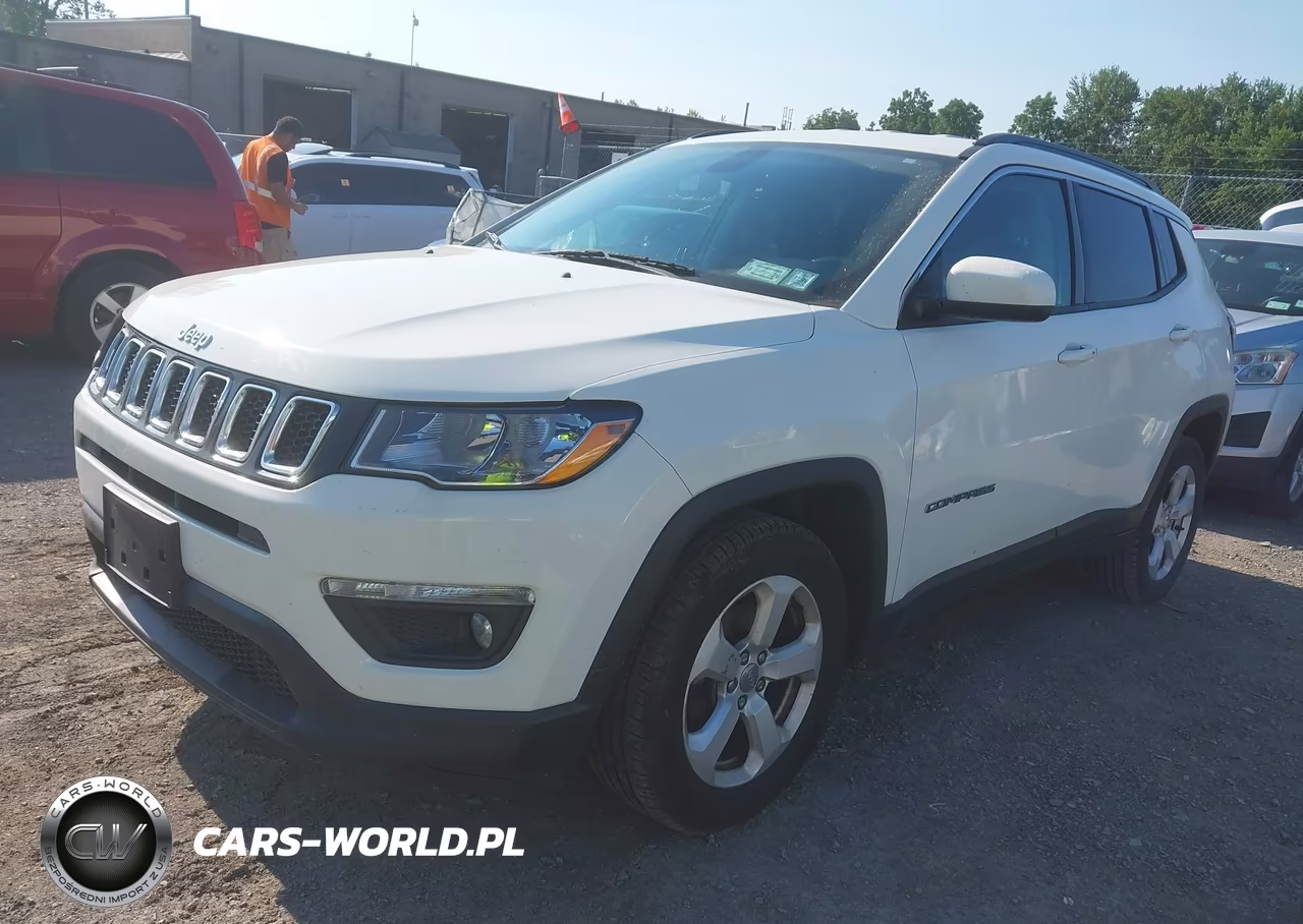 2018 Jeep Compass Latitude 4X4 VIN:3C4NJDBBXJT113077 - 2