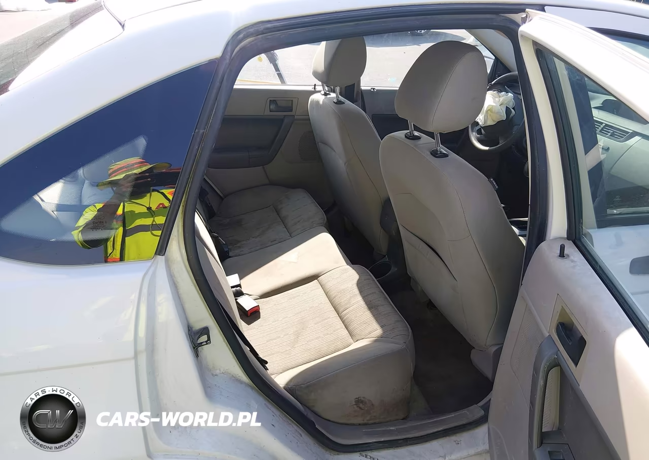 2011 Ford Focus Se VIN:1FAHP3FN5BW169021 - 6
