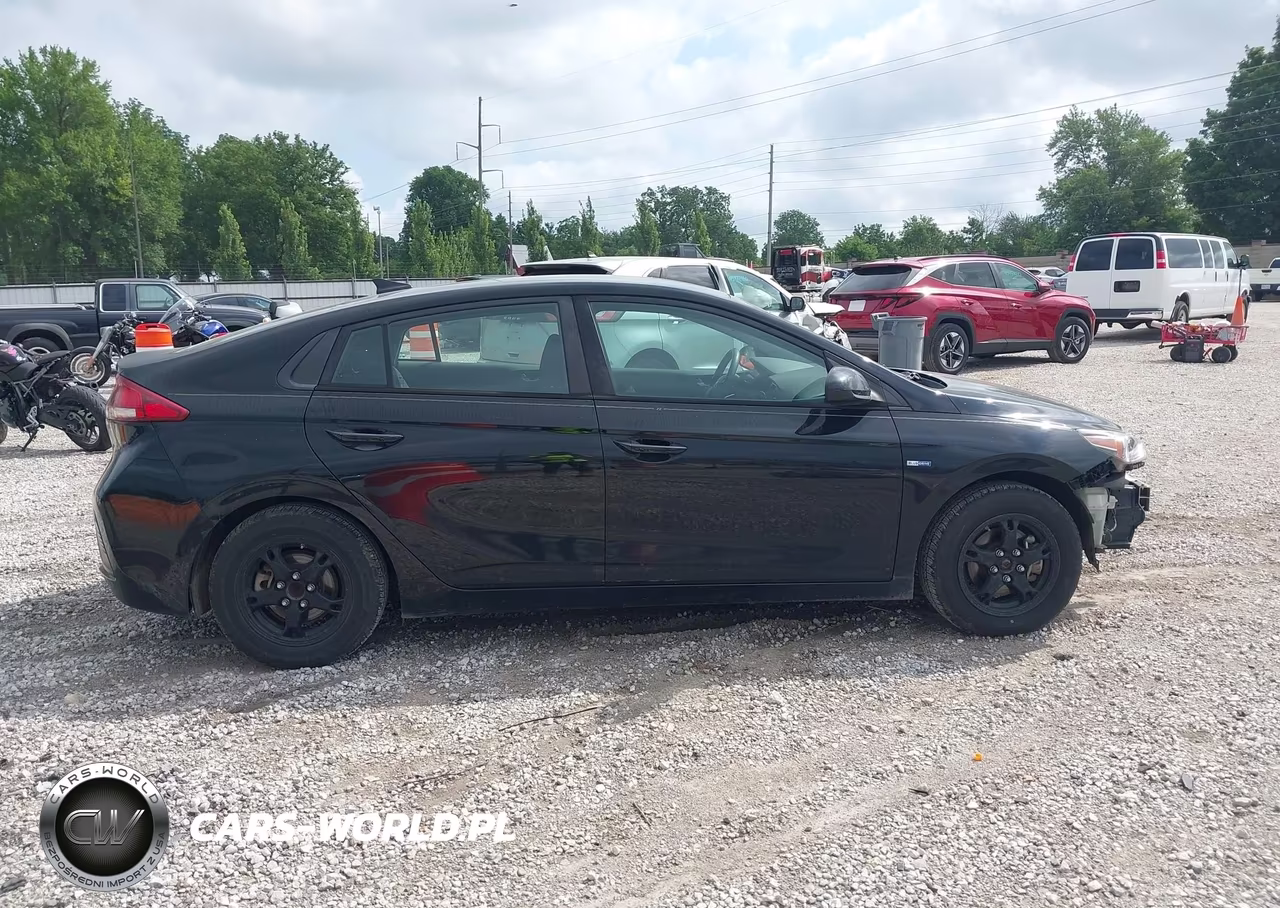 2019 Hyundai Ioniq Hybrid Blue VIN:KMHC65LC9KU133829 - 13