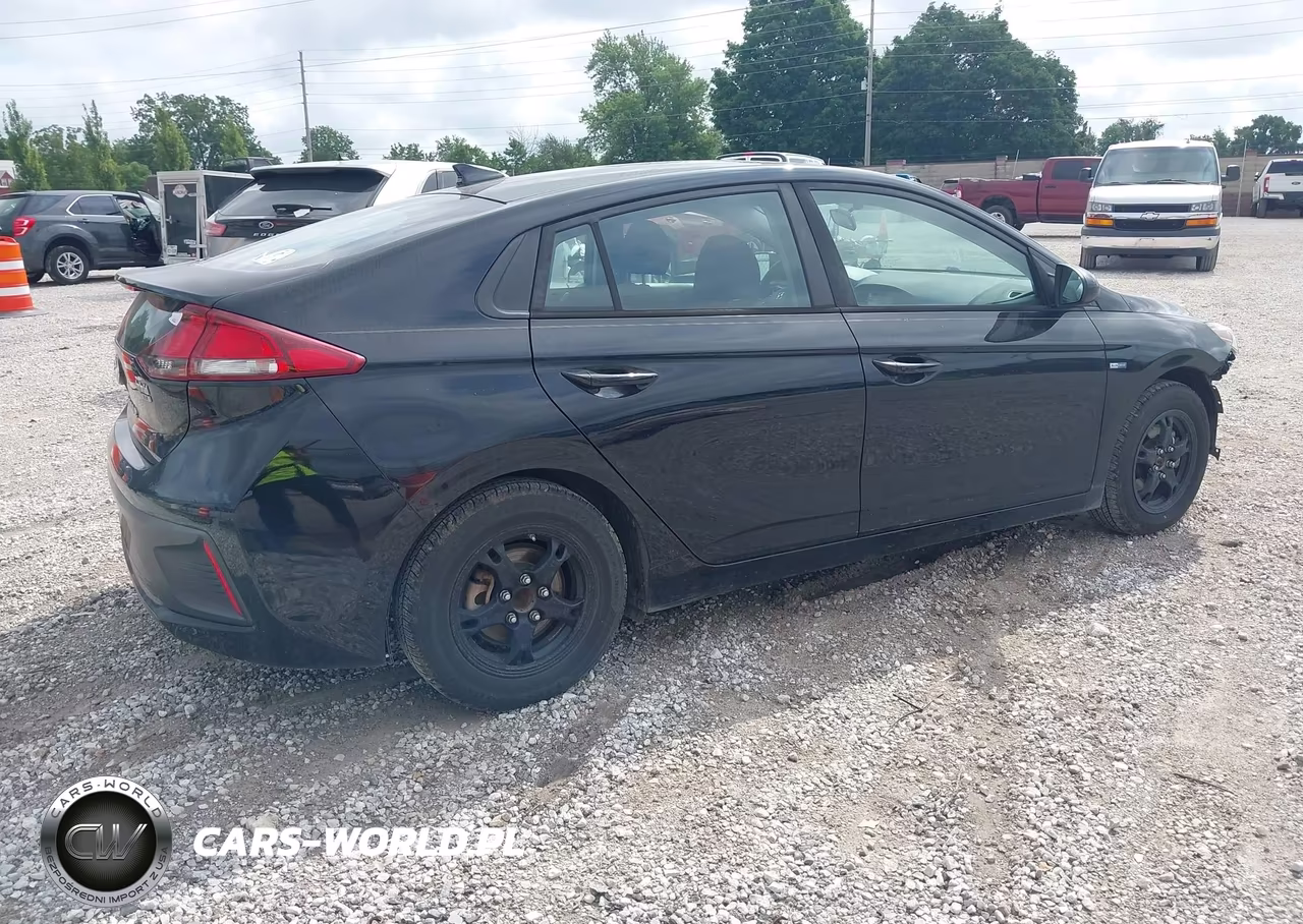 2019 Hyundai Ioniq Hybrid Blue VIN:KMHC65LC9KU133829 - 4