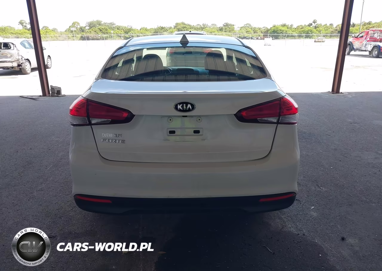 2018 Kia Forte Lx VIN:3KPFL4A77JE194118 - 16