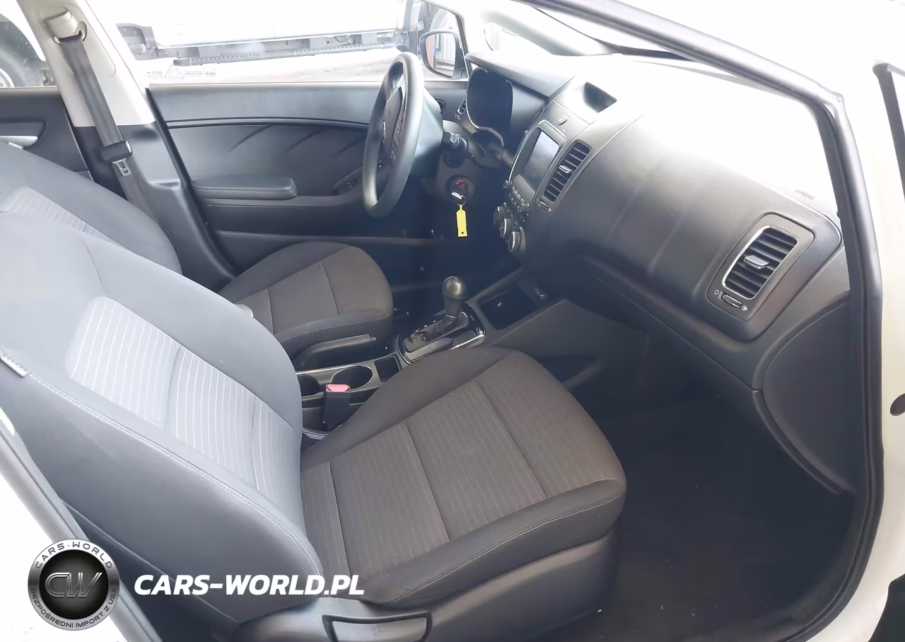 2018 Kia Forte Lx VIN:3KPFL4A77JE194118 - 5