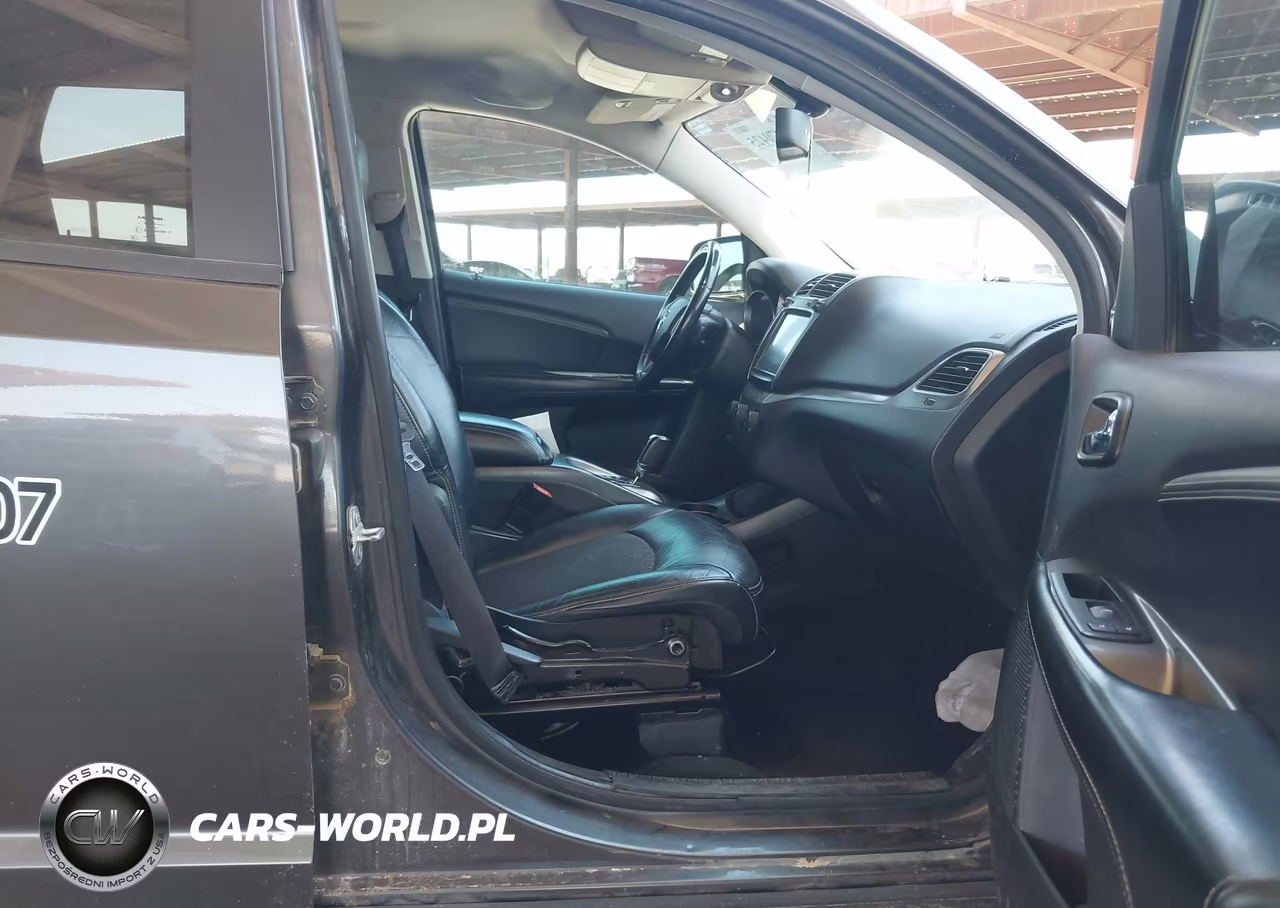 2017 Dodge Journey Crossroad Plus VIN:3C4PDCGG3HT520425 - 5