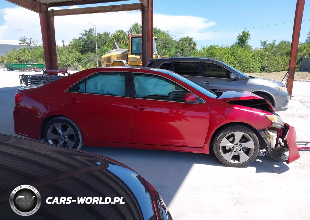 2014 Toyota Camry Se Sport VIN:4T1BF1FK3EU727473 - 14