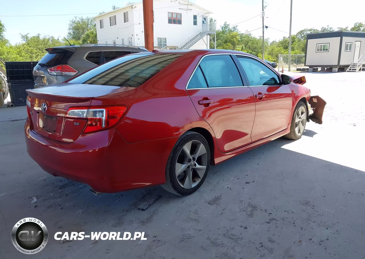 2014 Toyota Camry Se Sport VIN:4T1BF1FK3EU727473 - 4