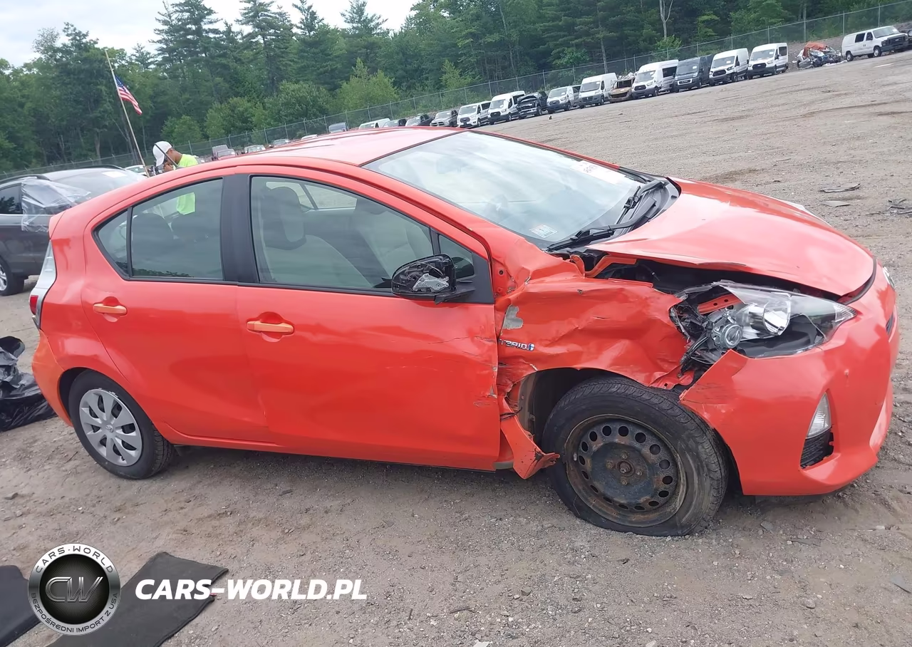 2012 Toyota Prius C One VIN:JTDKDTB39C1026343 - 14