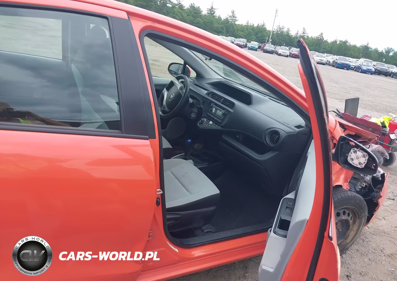 2012 Toyota Prius C One VIN:JTDKDTB39C1026343 - 5