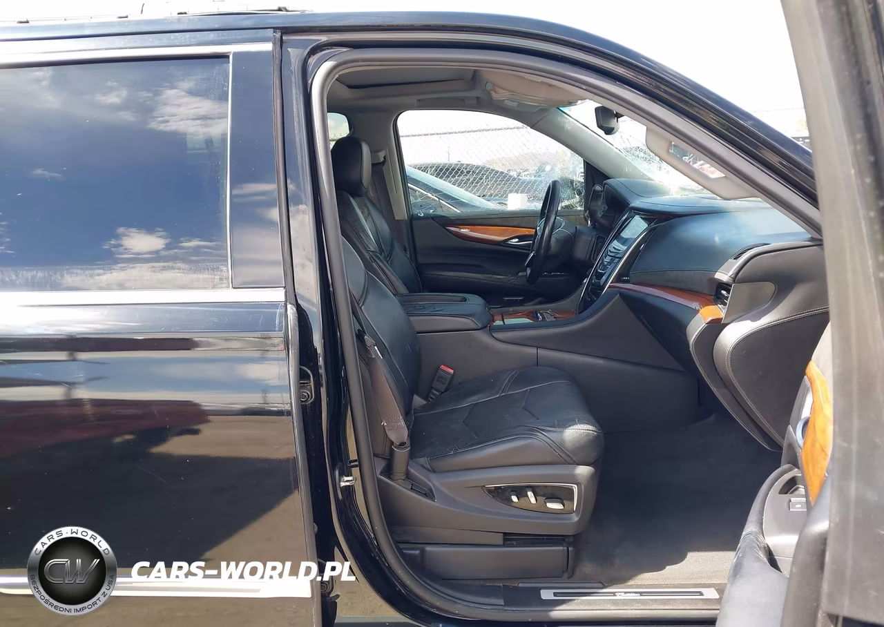 2015 Cadillac Escalade Luxury VIN:1GYS3BKJ9FR148728 - 5