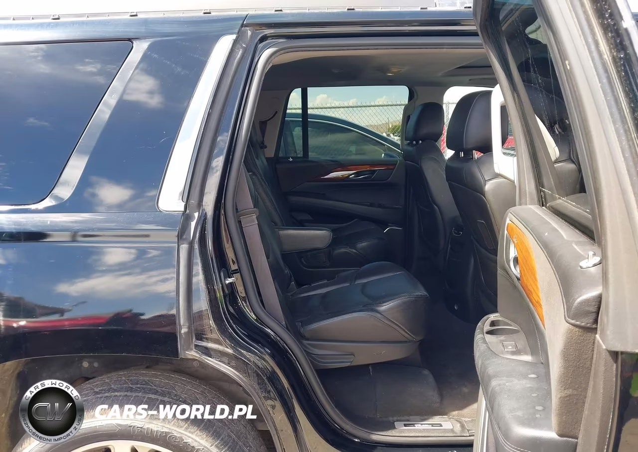2015 Cadillac Escalade Luxury VIN:1GYS3BKJ9FR148728 - 8