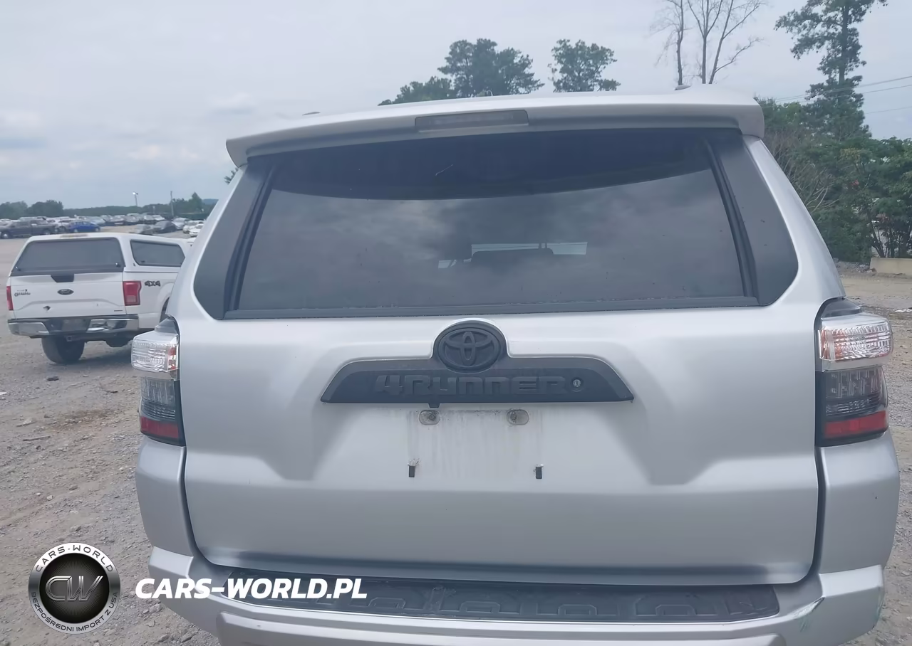 2018 Toyota 4Runner Trd Off Road Premium VIN:JTEBU5JR6J5597260 - 16