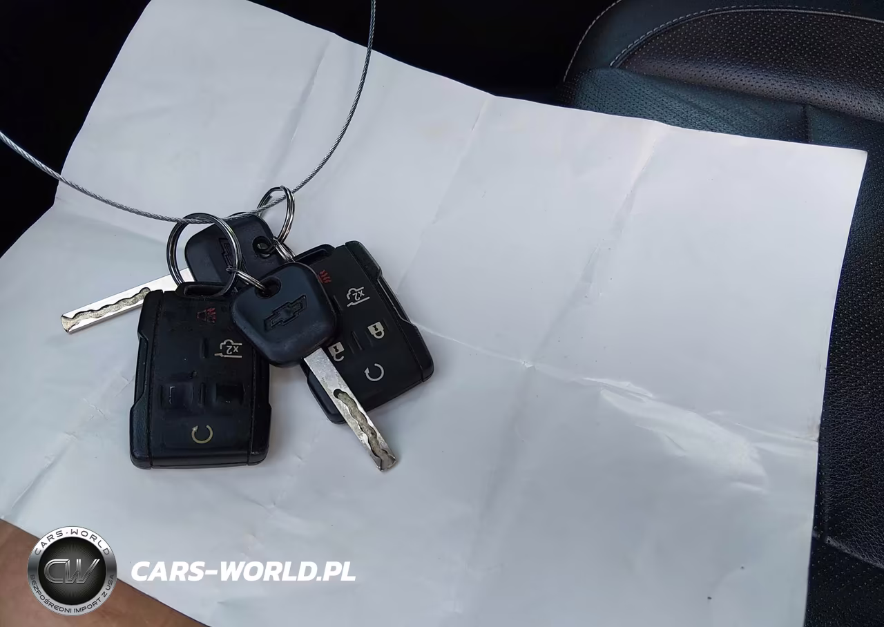 2018 Chevrolet Suburban Ls VIN:1GNSKGKC6JR209900 - 11