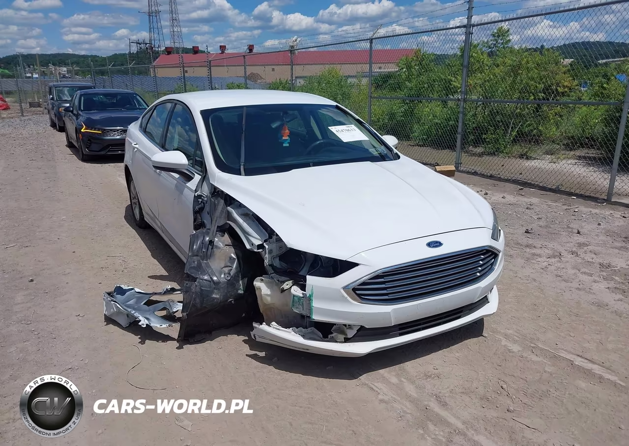 2017 Ford Fusion S – zdjęcie 1 z 15