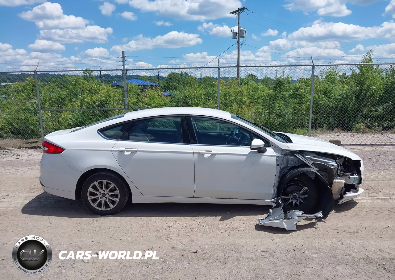 2017 Ford Fusion S VIN:3FA6P0G79HR404361 - 12