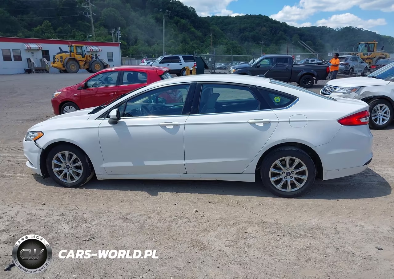 2017 Ford Fusion S VIN:3FA6P0G79HR404361 - 13