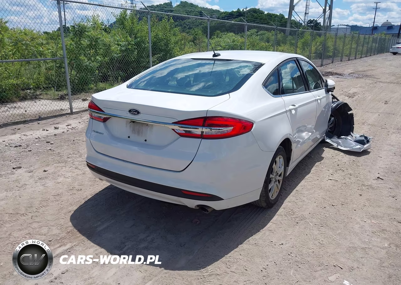 2017 Ford Fusion S VIN:3FA6P0G79HR404361 - 4