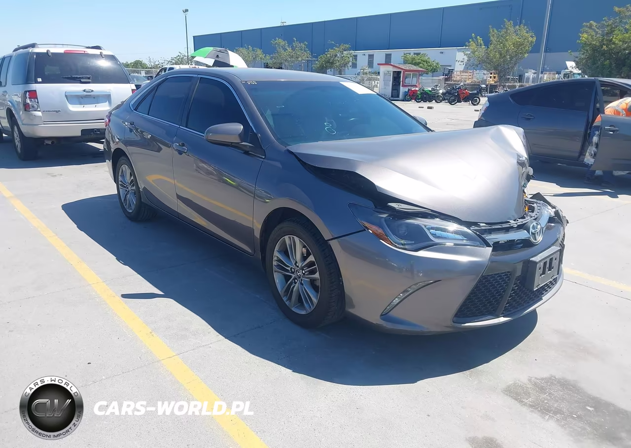 2016 Toyota Camry Se – zdjęcie 1 z 18