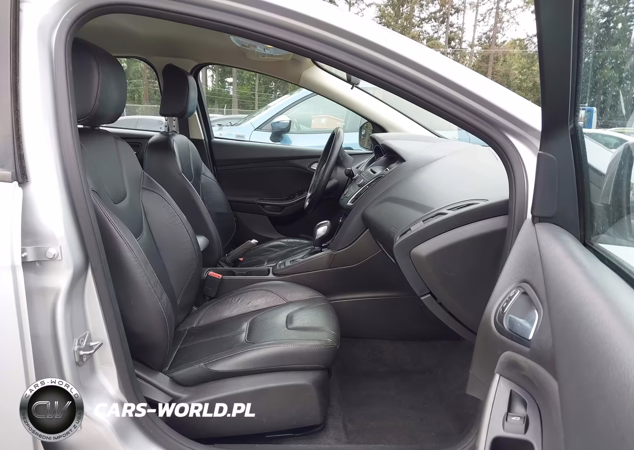 2016 Ford Focus Se VIN:1FADP3F23GL286271 - 18