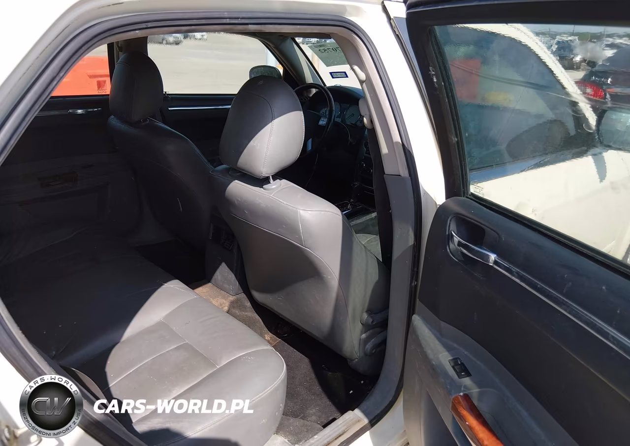2005 Chrysler 300 Touring VIN:2C3JA53G35H176197 - 8