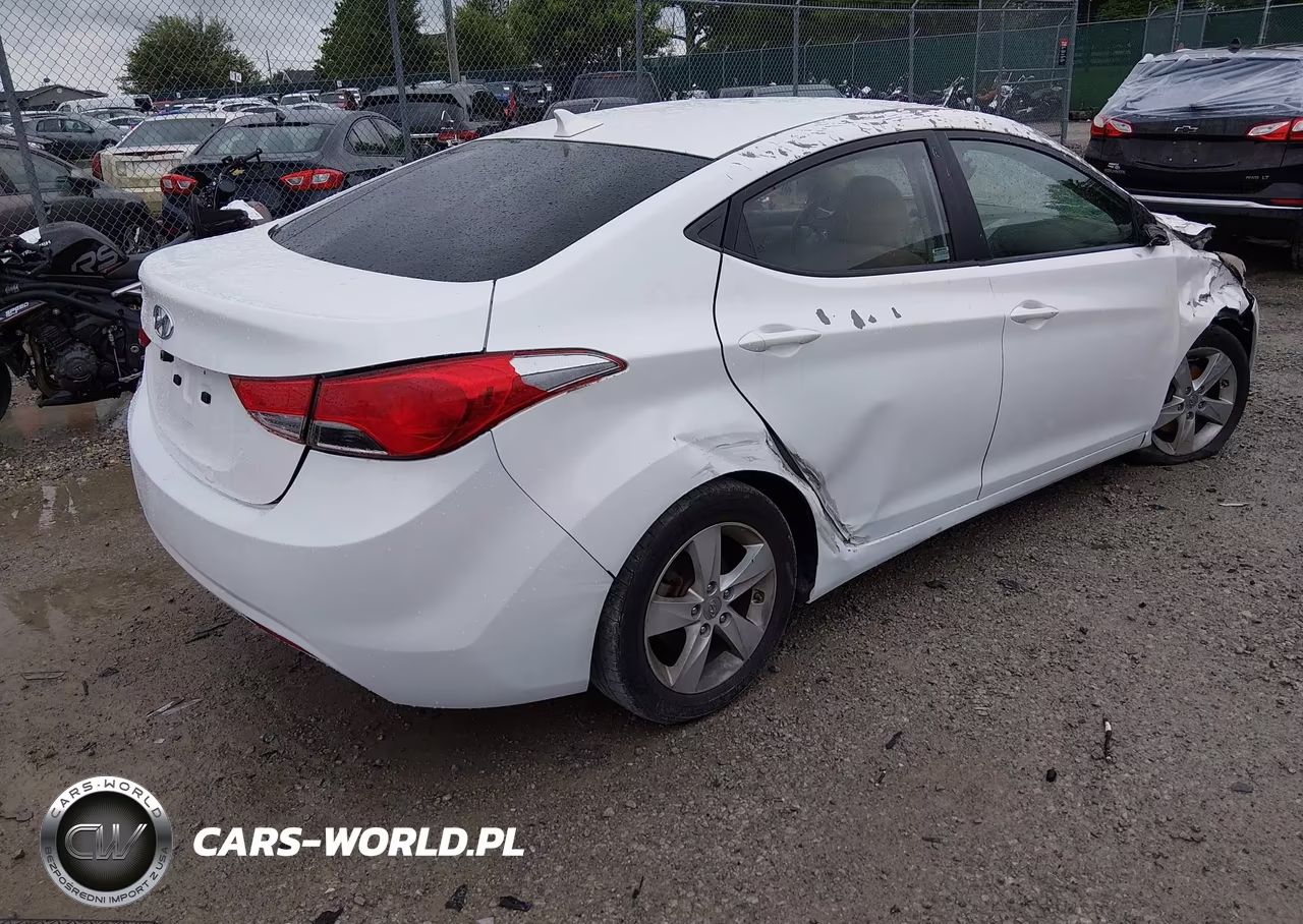 2012 Hyundai Elantra Gls VIN:5NPDH4AE2CH073213 - 4