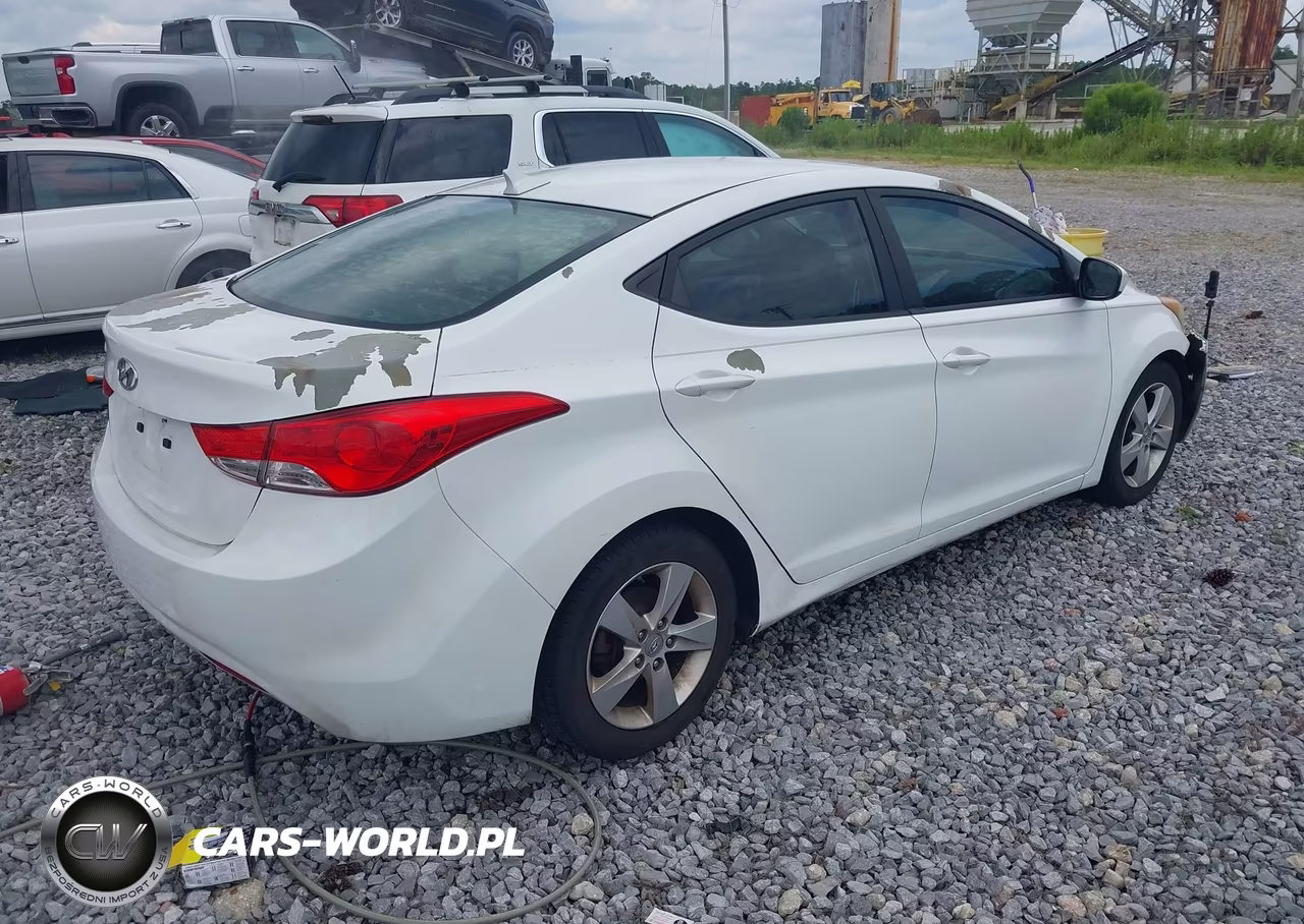 2013 Hyundai Elantra Gls VIN:5NPDH4AE4DH409414 - 4