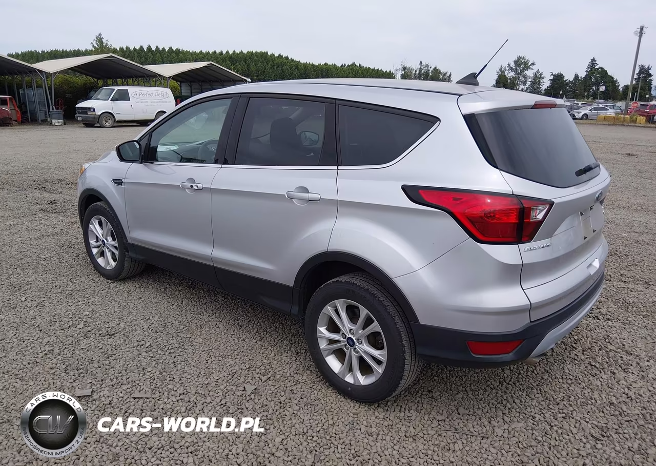 2019 Ford Escape Se VIN:1FMCU9GD2KUA65812 - 3
