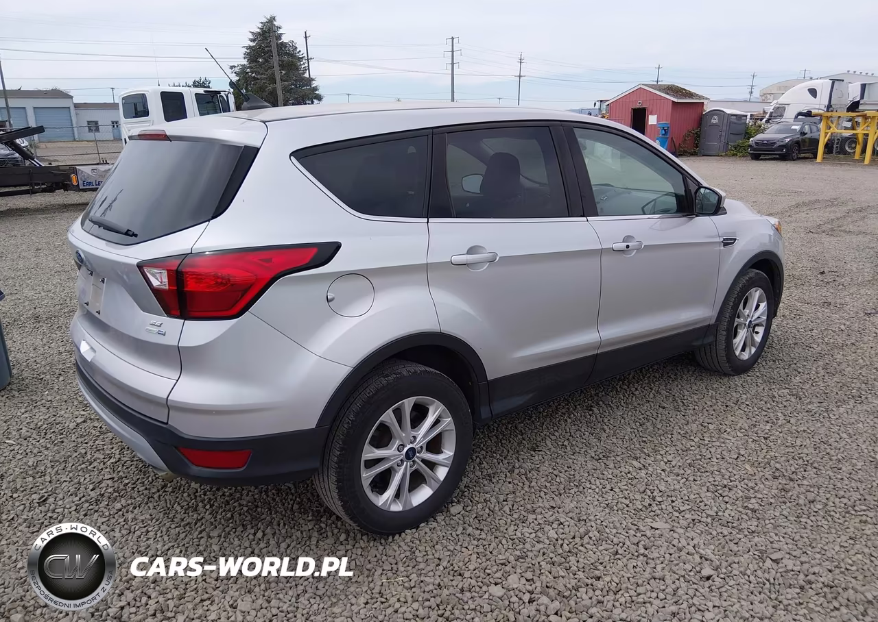 2019 Ford Escape Se VIN:1FMCU9GD2KUA65812 - 4