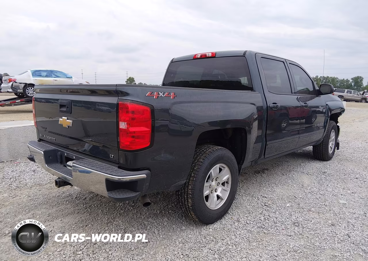 2018 Chevrolet Silverado 1500 1Lt VIN:3GCUKREH3JG322479 - 4