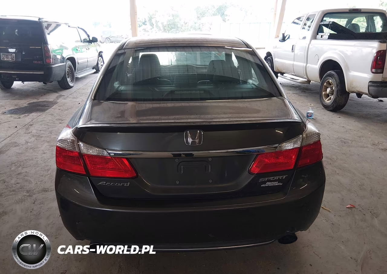 2015 Honda Accord Sport VIN:1HGCR2F50FA052802 - 17