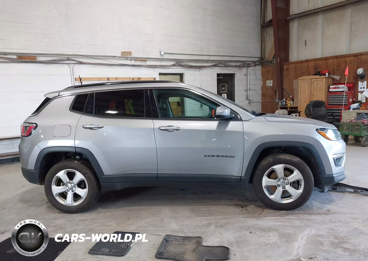 2018 Jeep Compass Latitude 4X4 VIN:3C4NJDBB9JT440683 - 13