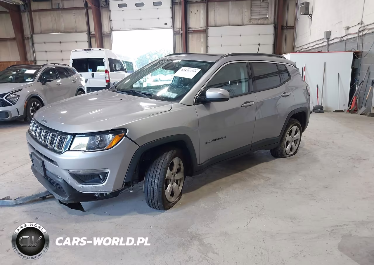 2018 Jeep Compass Latitude 4X4 VIN:3C4NJDBB9JT440683 - 2